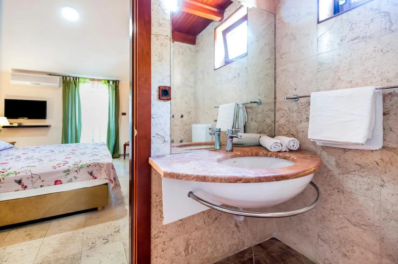 Guest house Luna Tsuki Five Hotel Rovinj Croatia