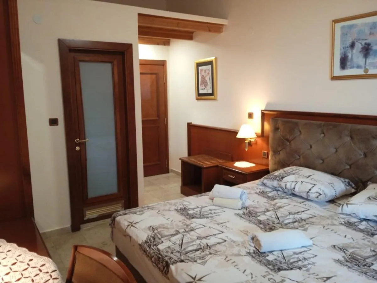 Luna Tsuki Five Hotel Rovinj 0*,